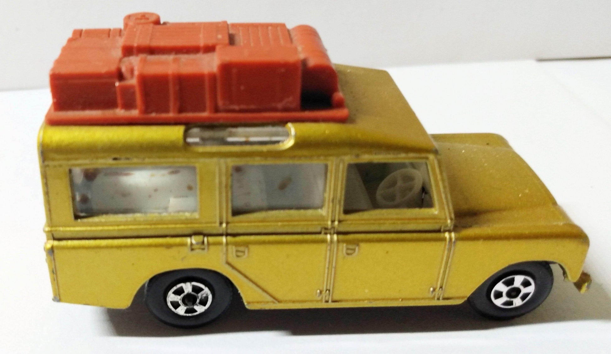 Lesney Matchbox 12 Land Rover Safari Superfast Wheels Made in England 1970 - TulipStuff