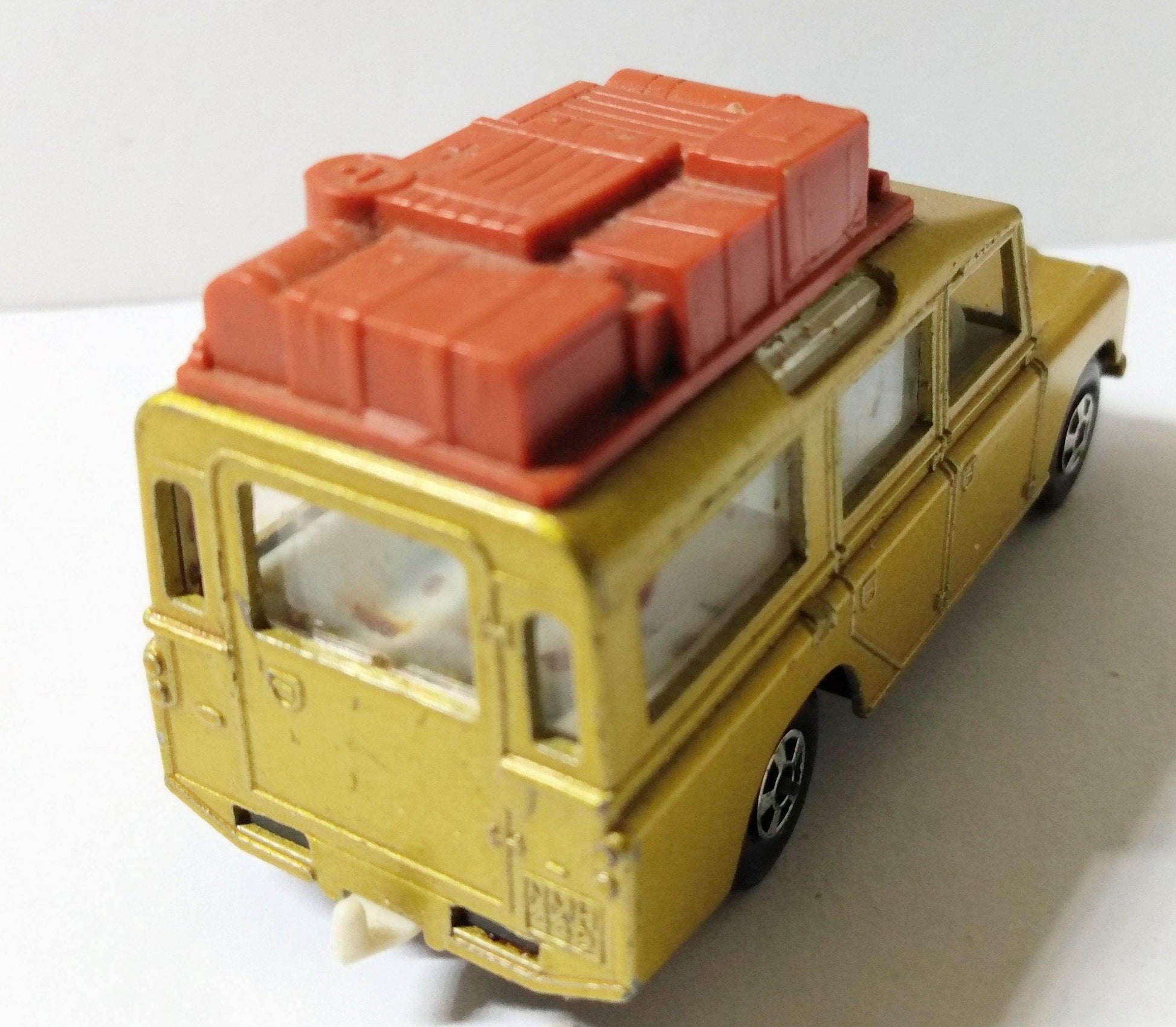 Lesney Matchbox 12 Land Rover Safari Superfast Wheels Made in England 1970 - TulipStuff
