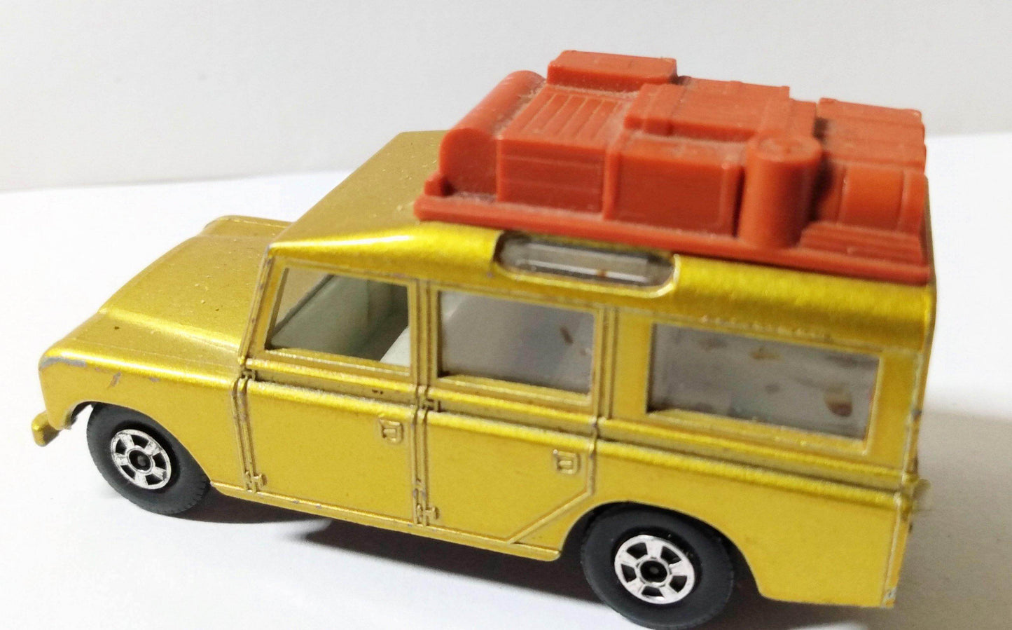 Lesney Matchbox 12 Land Rover Safari Superfast Wheels Made in England 1970 - TulipStuff