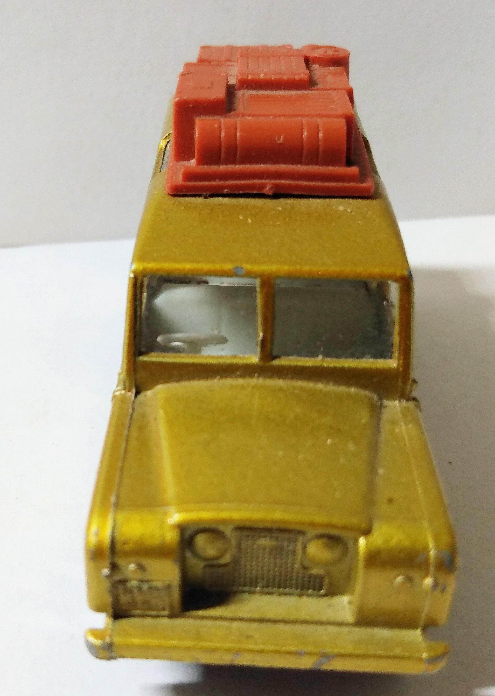 Lesney Matchbox 12 Land Rover Safari Superfast Wheels Made in England 1970 - TulipStuff