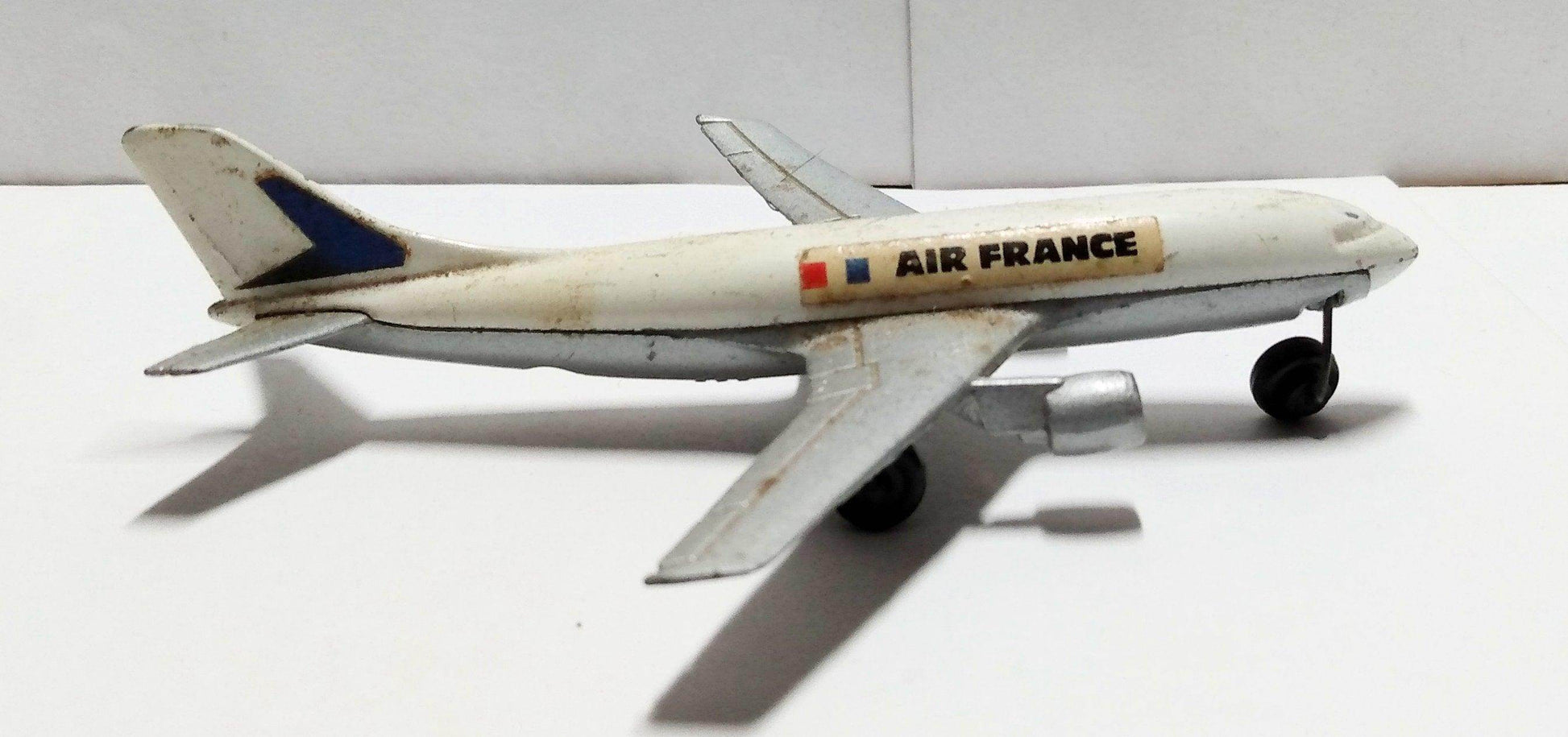 Lesney Matchbox Sky Busters SB3-A Air France Airbus A300B 1973 - TulipStuff