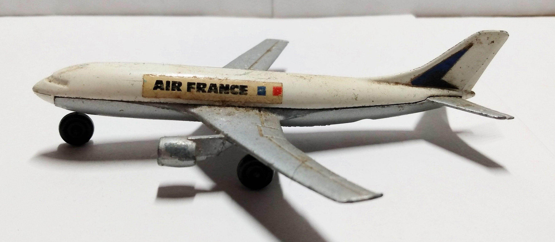 Lesney Matchbox Sky Busters SB3-A Air France Airbus A300B 1973 - TulipStuff