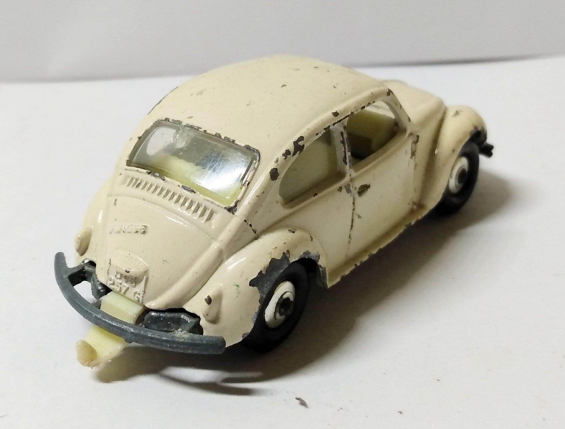 Lesney Matchbox 15 Volkswagen 1500 Saloon VW Beetle England 1968 - TulipStuff
