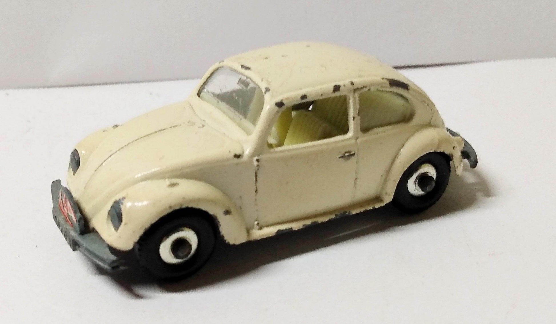Lesney Matchbox 15 Volkswagen 1500 Saloon VW Beetle England 1968 - TulipStuff