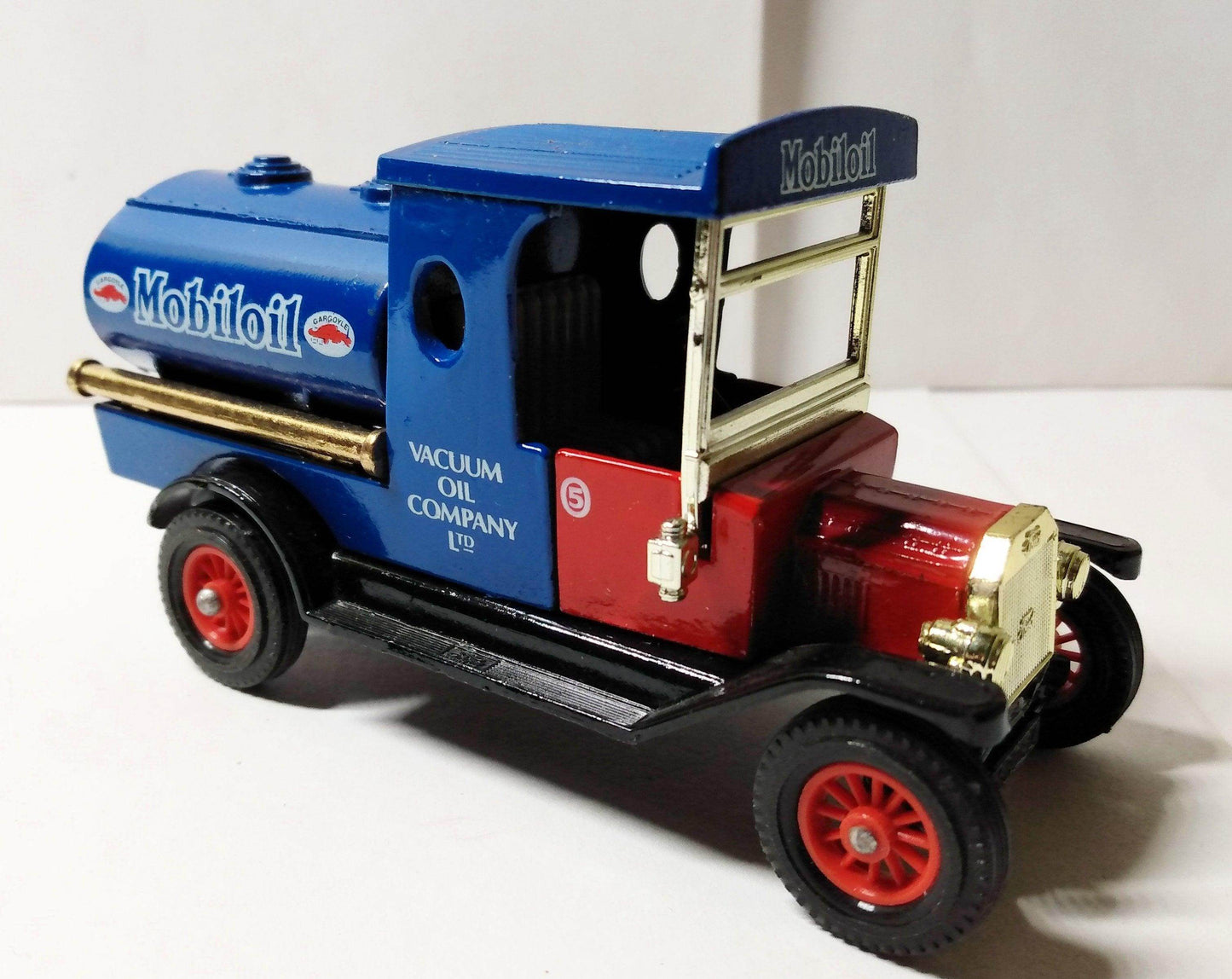 Matchbox Models of Yesteryear Y3 1912 Ford Model T Tanker Mobil Oil - TulipStuff