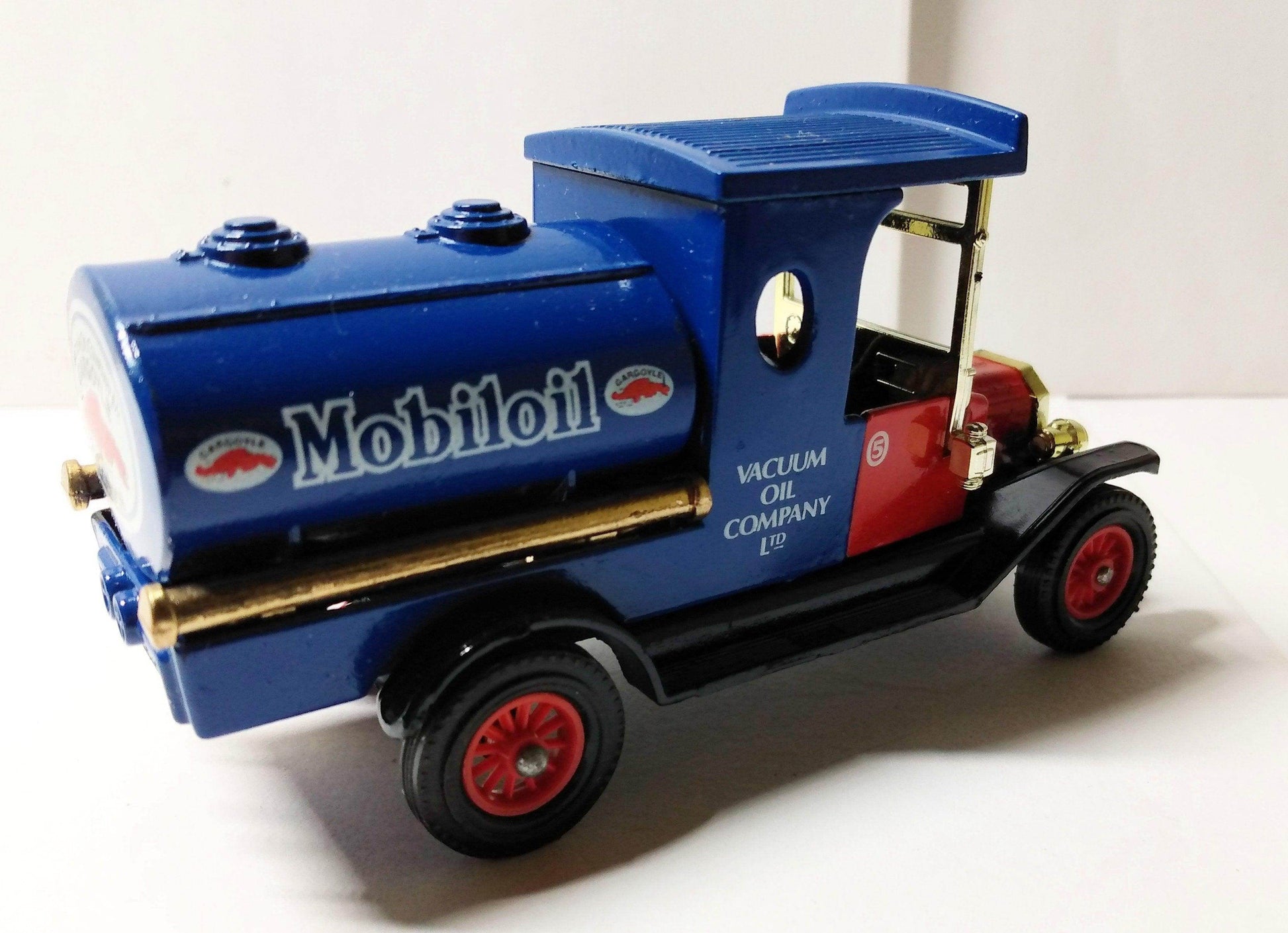 Matchbox Models of Yesteryear Y3 1912 Ford Model T Tanker Mobil Oil - TulipStuff