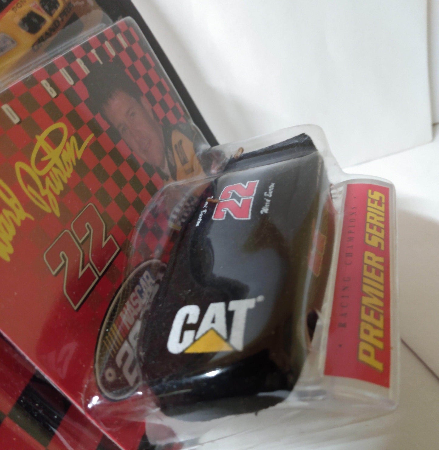 Racing Champions 2000 Premier Wade Burton Caterpillar w/ Car Cover - TulipStuff
