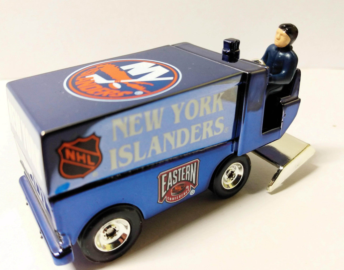 White Rose Collectibles '01 NHL New York Islanders Zamboni Ice Machine - TulipStuff