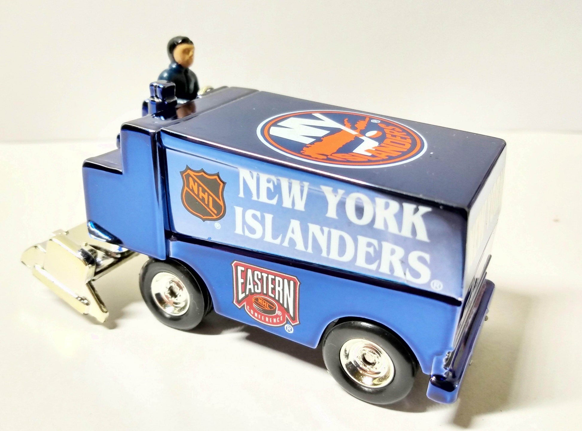 White Rose Collectibles '01 NHL New York Islanders Zamboni Ice Machine - TulipStuff